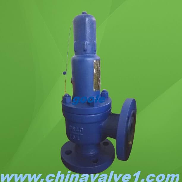 Closed spring loaded low lift high pressure safety valve
